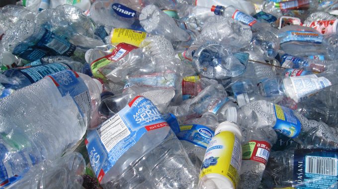 pollution plastique bouteille